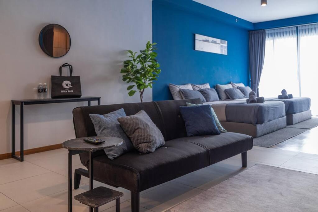 Deluxe Seaview Suite Twin Bed By The Only Bnb Tanjung Tokong Eksteriør bilde