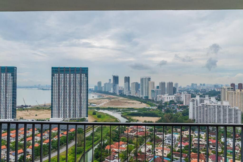 Deluxe Seaview Suite Twin Bed By The Only Bnb Tanjung Tokong Eksteriør bilde